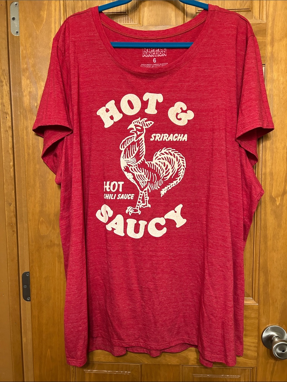 Torrid Sriracha tee size 6 6X